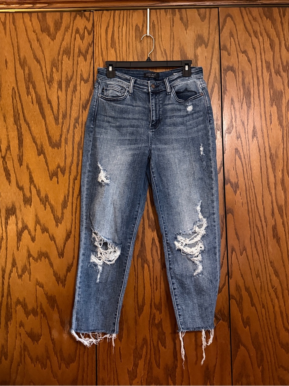 Judy Blue Boyfriend Fit Distressed Cropped Jeans 7/28 Raw Hem